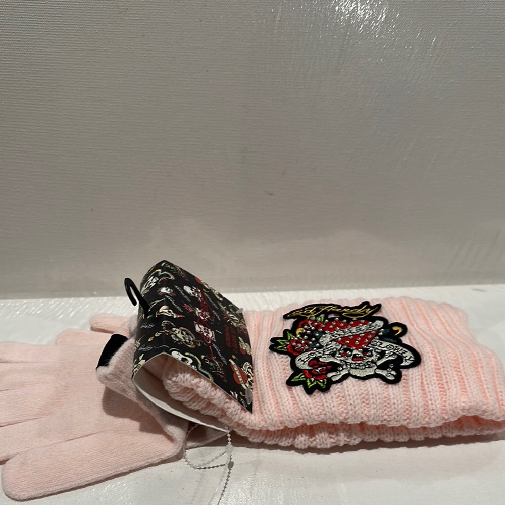 NWT Ed Hardy Love Kills Slowly Headband and Glove Set.